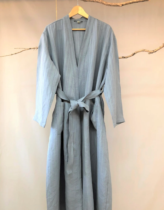 Men's linen bathrobe