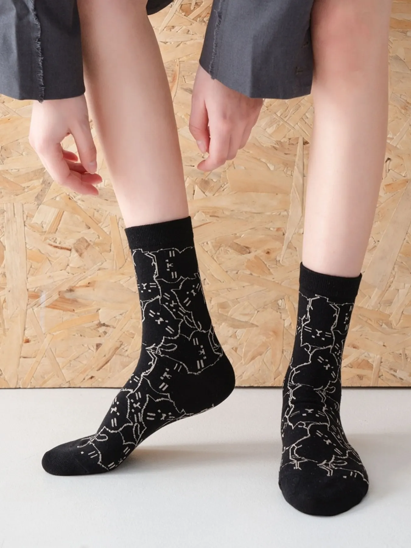 Cat Pattern Crew Socks 1